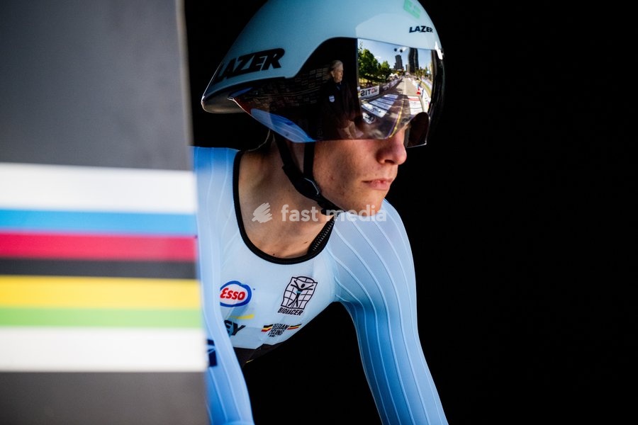 Belgian Vic De Smet is pictured in action during the men's Junior individual time trial race (20,03 km) at the cycling UCI Road World Championship, in Montreal, Canada, Tuesday 22 September 2026