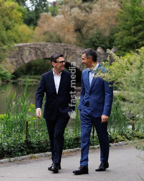 22/09/2026. New York, United States. Prime Minister Andy Burnham meets Pedro Sánchez, Prime Minister of Spain in Central Park ahead of attending the United Nations General Assembly at the United Nations Headquarters in New York