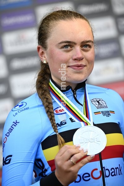 Silver medalist Belgian Yana Decruyenaere celebrates on the podium of the women's Junior individual time trial race (10,07 km) at the cycling UCI Road World Championship, in Montreal, Canada, Tuesday 22 September 2026