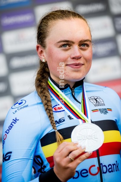 Belgian Yana Decruyenaere , winner of the silver medal pictured on the podium of the women's Junior individual time trial race (10,07 km) at the cycling UCI Road World Championship, in Montreal, Canada, Tuesday 22 September 2026