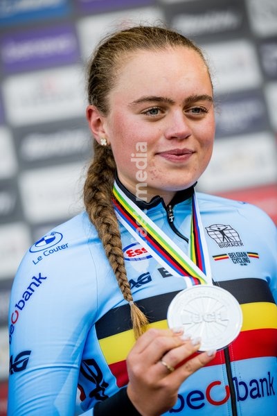 Belgian Yana Decruyenaere , winner of the silver medal pictured on the podium of the women's Junior individual time trial race (10,07 km) at the cycling UCI Road World Championship, in Montreal, Canada, Tuesday 22 September 2026