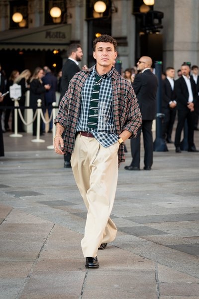 Arón Piper arrives at Vogue world show during the Milan Fashion Week - Womenswear Spring/Summer 2027 in Milan, Italy, on 22 September 2026