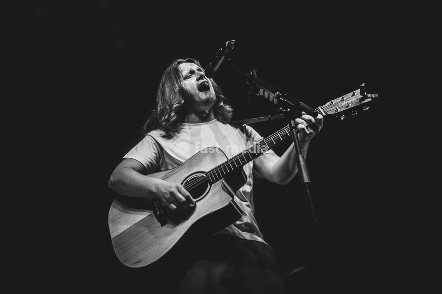 Jamie Webster performing live at O2 Academy Glasgow. The acclaimed Liverpudlian singer-songwriter brought his signature rock and roll sound to the renowned venue. Known for his passionate vocal delivery and rousing anthems, Webster delivered a captivating headline set blending foot-stomping indie…