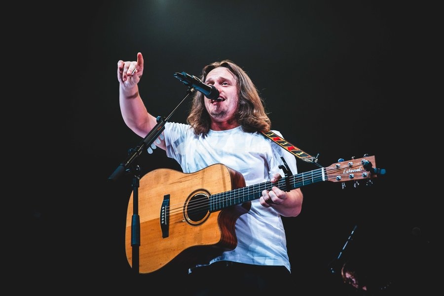 Jamie Webster performing live at O2 Academy Glasgow. The acclaimed Liverpudlian singer-songwriter brought his signature rock and roll sound to the renowned venue. Known for his passionate vocal delivery and rousing anthems, Webster delivered a captivating headline set blending foot-stomping indie…
