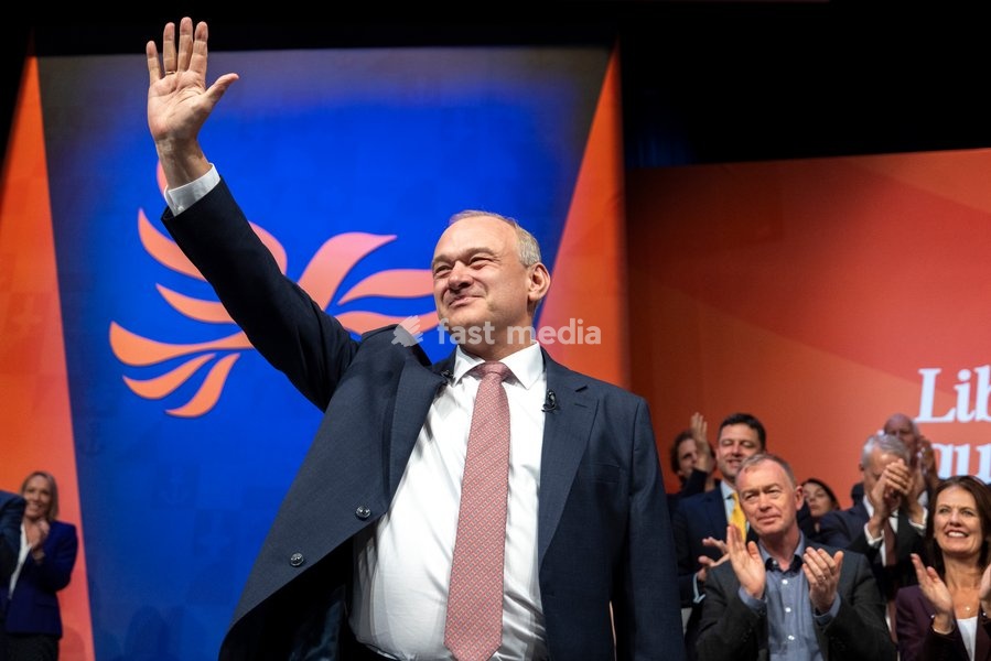 22 September 2026 – Brighton, UK. Liberal Democrat leader Sir Ed Davey delivers his leader’s speech on the final day of the Liberal Democrats’ Autumn Conference at the Brighton Centre. Davey set out the party’s proposals on income tax cuts, closer economic relations with the European Union and…