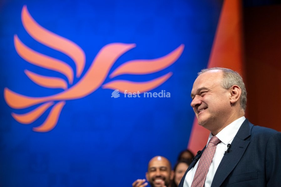 22 September 2026 – Brighton, UK. Liberal Democrat leader Sir Ed Davey delivers his leader’s speech on the final day of the Liberal Democrats’ Autumn Conference at the Brighton Centre. Davey set out the party’s proposals on income tax cuts, closer economic relations with the European Union and…