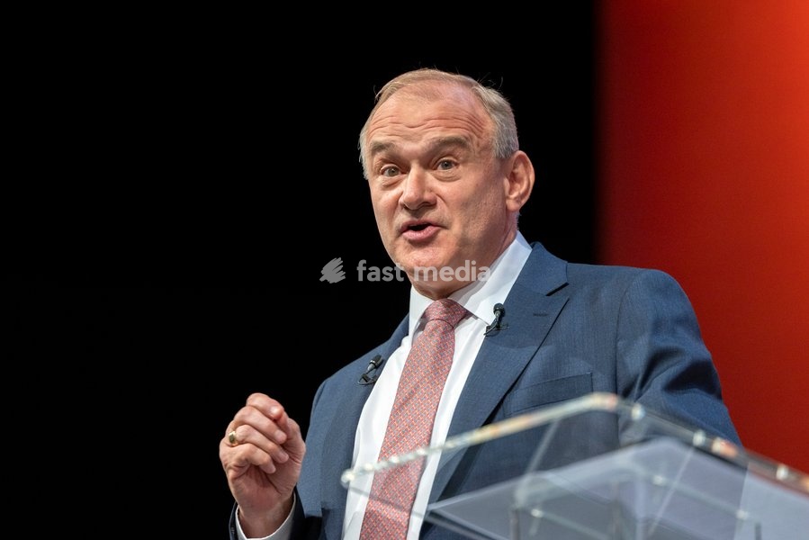 22 September 2026 – Brighton, UK. Liberal Democrat leader Sir Ed Davey delivers his leader’s speech on the final day of the Liberal Democrats’ Autumn Conference at the Brighton Centre. Davey set out the party’s proposals on income tax cuts, closer economic relations with the European Union and…