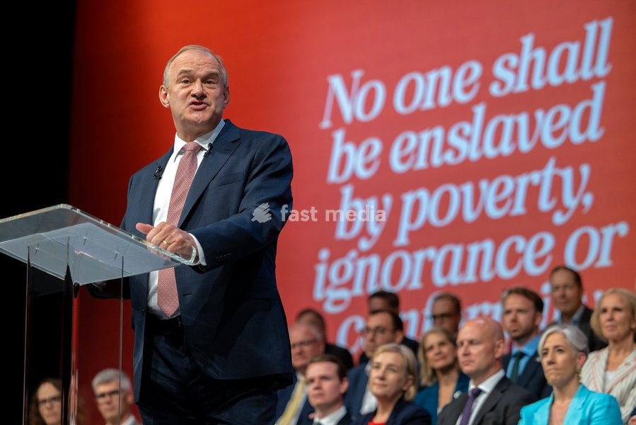 22 September 2026 – Brighton, UK. Liberal Democrat leader Sir Ed Davey delivers his leader’s speech on the final day of the Liberal Democrats’ Autumn Conference at the Brighton Centre. Davey set out the party’s proposals on income tax cuts, closer economic relations with the European Union and…