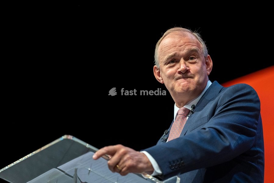 22 September 2026 – Brighton, UK. Liberal Democrat leader Sir Ed Davey delivers his leader’s speech on the final day of the Liberal Democrats’ Autumn Conference at the Brighton Centre. Davey set out the party’s proposals on income tax cuts, closer economic relations with the European Union and…