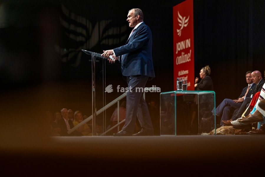 22 September 2026 – Brighton, UK. Liberal Democrat leader Sir Ed Davey delivers his leader’s speech on the final day of the Liberal Democrats’ Autumn Conference at the Brighton Centre. Davey set out the party’s proposals on income tax cuts, closer economic relations with the European Union and…