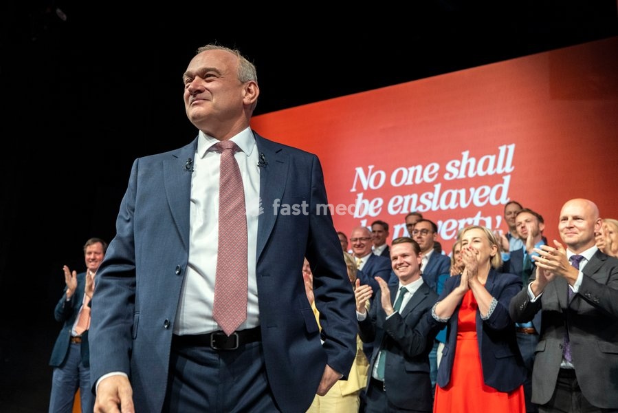 22 September 2026 – Brighton, UK. Liberal Democrat leader Sir Ed Davey delivers his leader’s speech on the final day of the Liberal Democrats’ Autumn Conference at the Brighton Centre. Davey set out the party’s proposals on income tax cuts, closer economic relations with the European Union and…