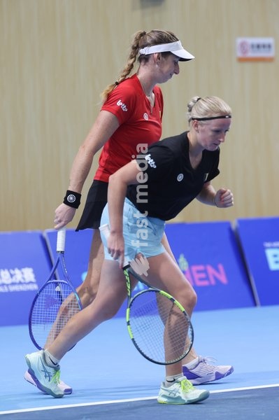 Belgian Magali Kempen and Belgian Lara Salden pictured during a training session for the Finals of the Billie King Cup tournament, on Wednesday 23 September 2026 in Shenzhen, China. Tomorrow, Belgium will play in Quarterfinals against Ukraine