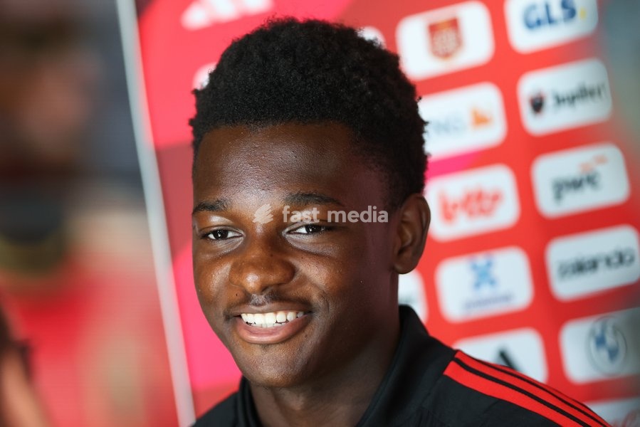 Belgium's Jesse Bisiwu talks to the press ahead of a press conference of the Red Devils U21 youth team, the Belgian youth national soccer team, at the national training center in Tubize, Wednesday 23 September 2026. The team is preparing for fixtures in the Euro 2027 qualifiers games