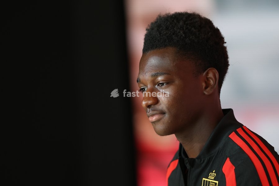 Belgium's Jesse Bisiwu talks to the press ahead of a press conference of the Red Devils U21 youth team, the Belgian youth national soccer team, at the national training center in Tubize, Wednesday 23 September 2026. The team is preparing for fixtures in the Euro 2027 qualifiers games