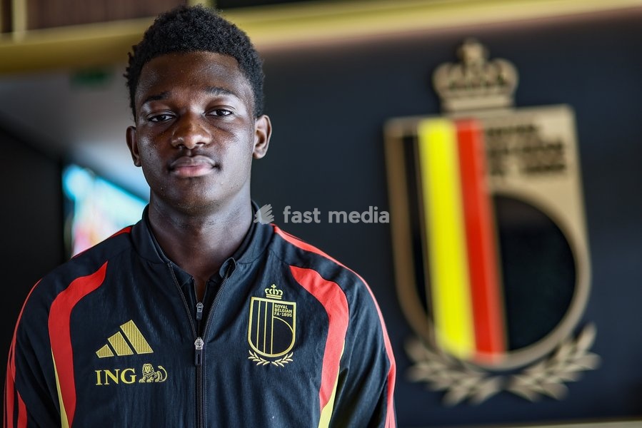 Belgium's Jesse Bisiwu poses for the photographer during a press conference of the Red Devils U21 youth team, the Belgian youth national soccer team, at the national training center in Tubize, Wednesday 23 September 2026. The team is preparing for fixtures in the Euro 2027 qualifiers games