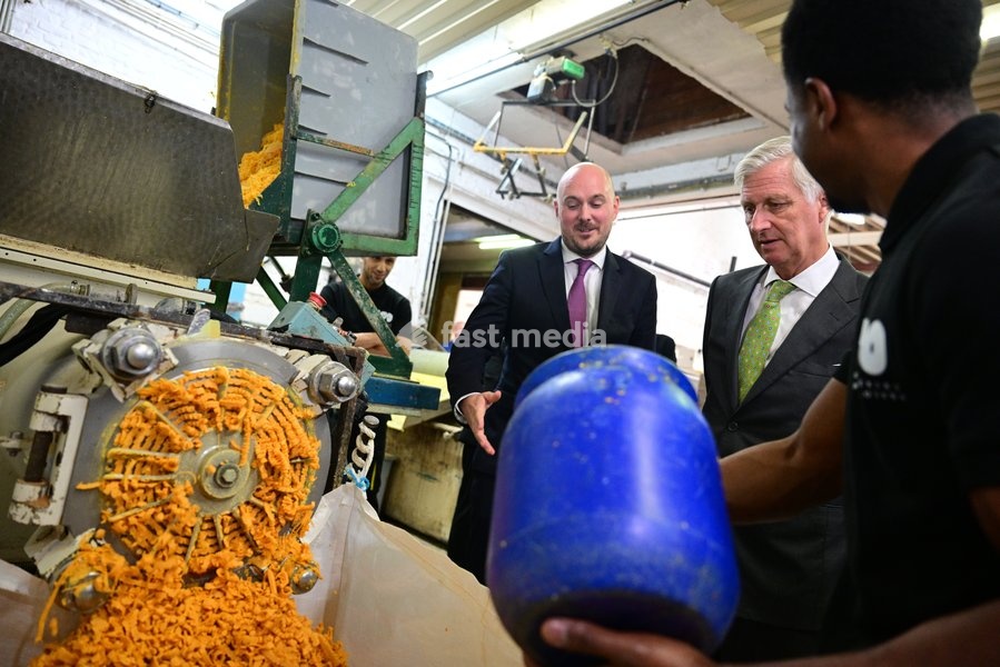 King Philippe - Filip of Belgium and CEO Savonneries Bruxelloises Maxime Pecsteen pictured during a guided tour through the Savonneries Bruxelloises soap manufacturer in Laeken, where the King will inaugurate the factory’s new building to mark its centennial, on Wednesday 23 September 2026