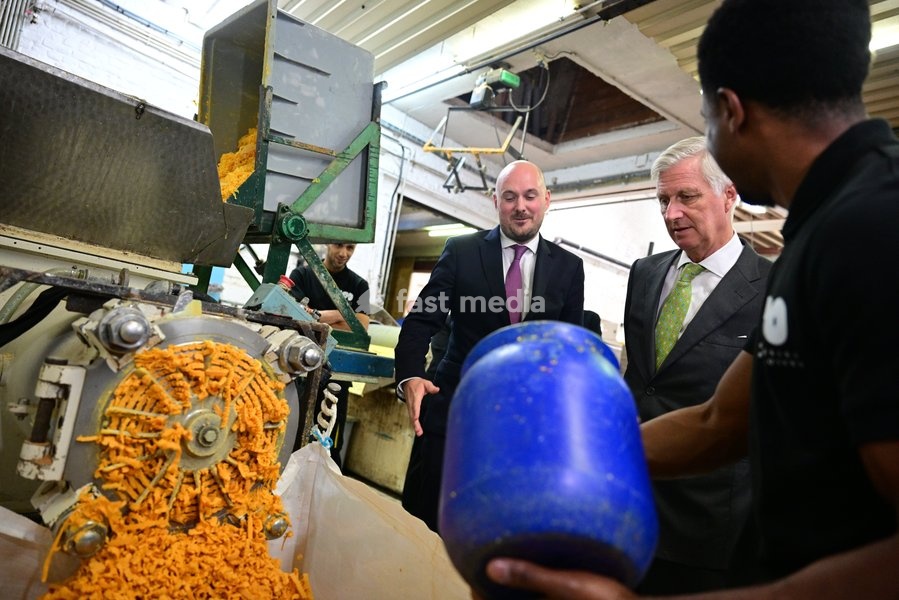 King Philippe - Filip of Belgium and CEO Savonneries Bruxelloises Maxime Pecsteen pictured during a guided tour through the Savonneries Bruxelloises soap manufacturer in Laeken, where the King will inaugurate the factory’s new building to mark its centennial, on Wednesday 23 September 2026