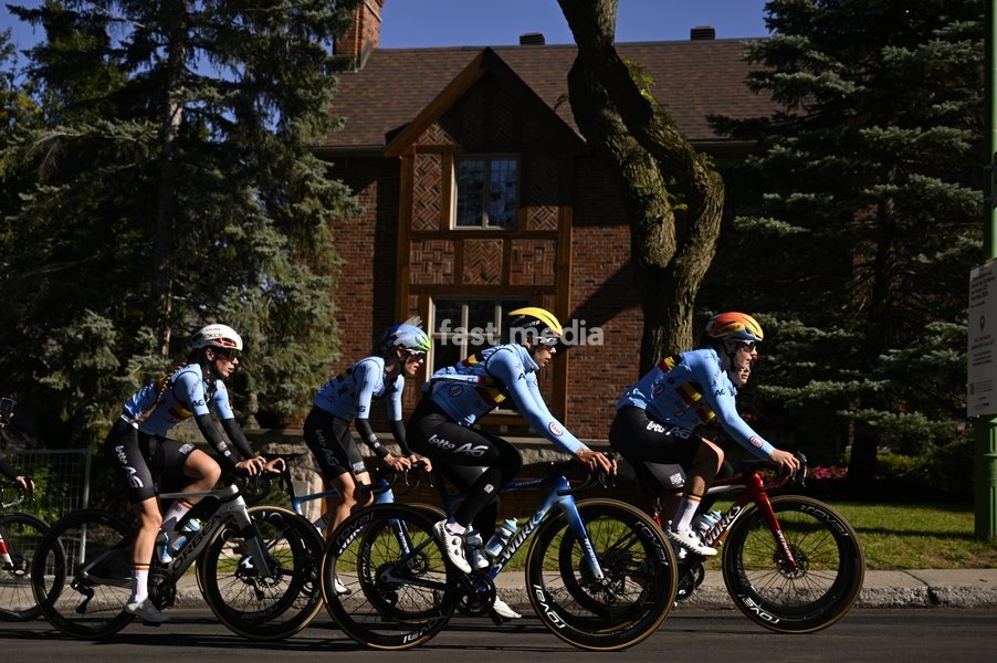 Belgian Sandrine Tas (L) pictured during a training before the cycling World Championship, in Montreal, Canada, Wednesday 23 September 2026. The UCI road world championships are taking place from 20 to 27 September, in Montreal, Canada