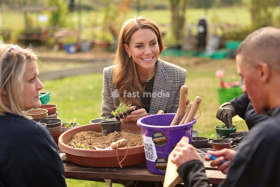 SOUTHEND, ENGLAND - SEPTEMBER 24: Catherine, Princess of Wales laughs during a visit to The Forward Trust to mark Addiction Awareness Week on September 24, 2026 in Southend, England. The Forward Trust supports people as they recover from addiction with the aim of helping them rebuild their lives.…
