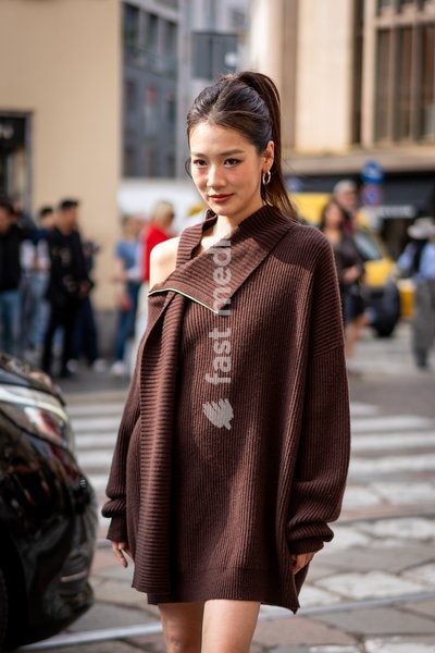 Street Style: A guest is seen outside of the Sportmax fashion show during the Milan Fashion Week - Womenswear Spring/Summer 2027 in Milan, Italy, on 25 September 2026