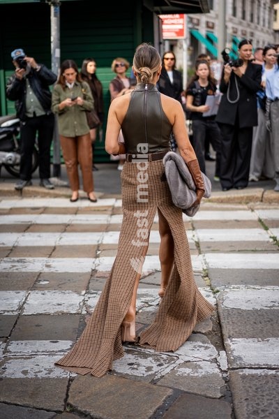 Street Style: A guest is seen outside of the Sportmax fashion show during the Milan Fashion Week - Womenswear Spring/Summer 2027 in Milan, Italy, on 25 September 2026