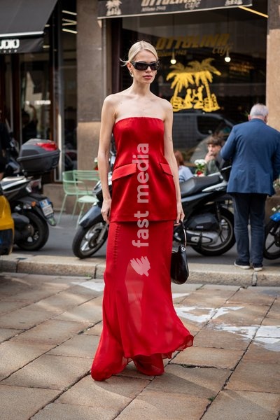 Street Style: Linda Schulz is seen outside of the Sportmax fashion show during the Milan Fashion Week - Womenswear Spring/Summer 2027 in Milan, Italy, on 25 September 2026