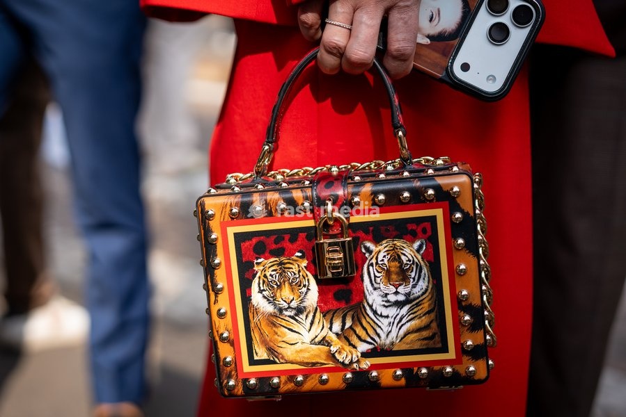 Street Style: A guest is seen outside of the Sportmax fashion show during the Milan Fashion Week - Womenswear Spring/Summer 2027 in Milan, Italy, on 25 September 2026