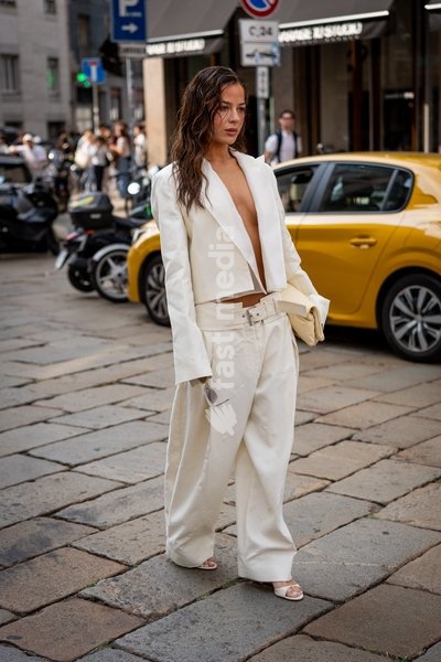 Street Style: Tessa Brooks is seen outside of the Sportmax fashion show during the Milan Fashion Week - Womenswear Spring/Summer 2027 in Milan, Italy, on 25 September 2026