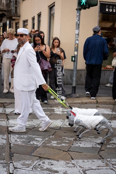 Street Style: A guest is seen outside of the Sportmax fashion show during the Milan Fashion Week - Womenswear Spring/Summer 2027 in Milan, Italy, on 25 September 2026