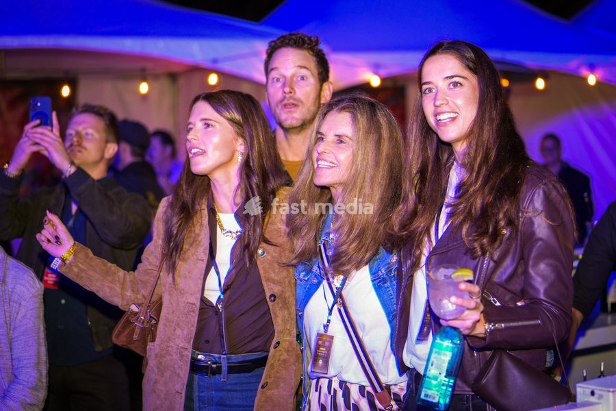 Actor, Chris Pratt and his wife Katherine Schwarzenegger along with his sister-in-law Christina Schwarzenegger and mother-in-law Maria Shriver, dance together together while the Temptations perform at the One805Live! benefit concert with proceeds benefitting first responders of Santa Barbara…