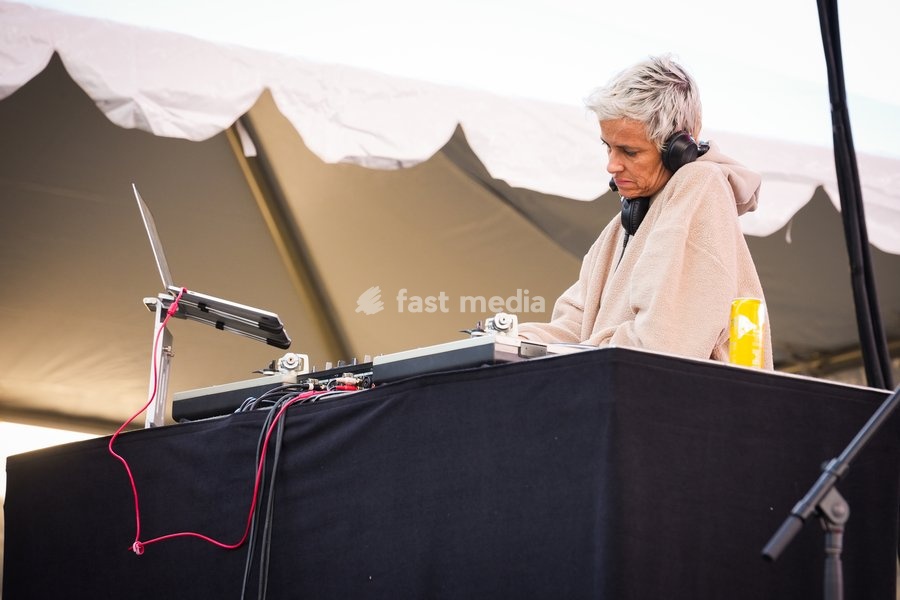 English DJ, singer and songwriter, Samantha Ronson, performs night one of the One805Live! benefit concert with proceeds benefitting first responders of Santa Barbara County. Carpinteria, USA, Friday 25th September 2026