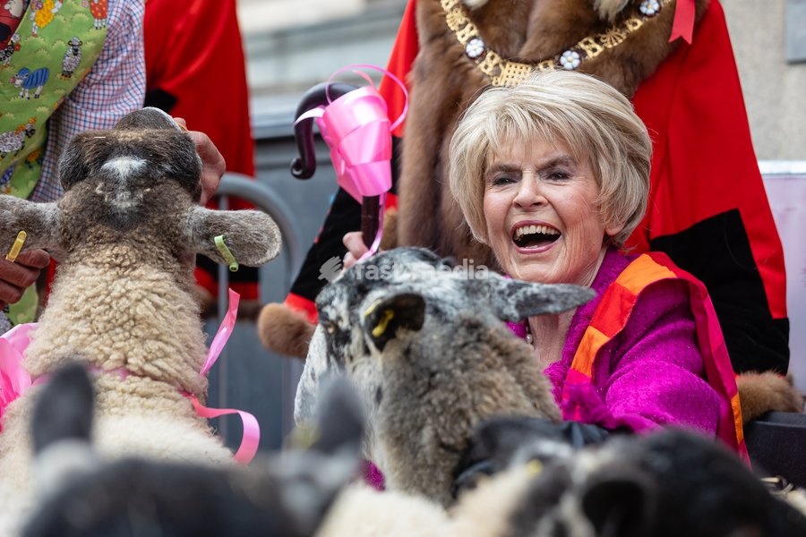 Gloria Hunniford OBE leads the Woolmens' Sheep Drive across Southwark Bridge, London, UK, on 27 September 2026. The broadcaster, who became a Freeman of the City of London earlier this year, led the annual drive to mark 80 years in entertainment, joined by Master Woolman David Hopkins, Lady Mayor…