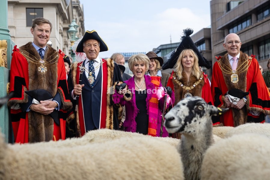 Gloria Hunniford OBE leads the Woolmens' Sheep Drive across Southwark Bridge, London, UK, on 27 September 2026. The broadcaster, who became a Freeman of the City of London earlier this year, led the annual drive to mark 80 years in entertainment, joined by Master Woolman David Hopkins, Lady Mayor…