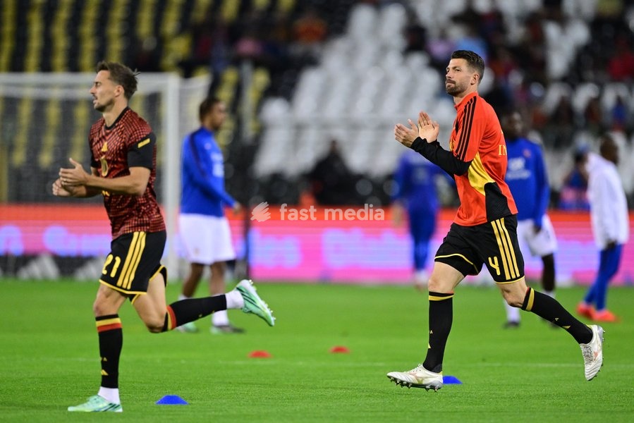 Belgium's Timothy Castagne and Belgium's Brandon Mechele pictured during a soccer game between Belgian national team Red Devils and France, on Monday 28 September 2026 in Brussels, the second game of the UEFA Nations League group stage
