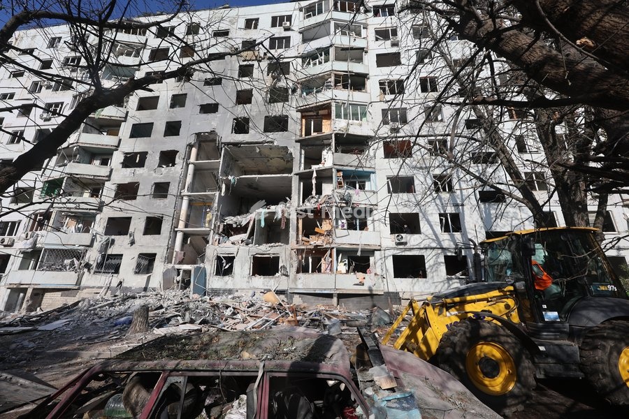 A multi-storey residential building damaged by a Russian glide bomb strike in Kharkiv, Ukraine, on September 28, 2026. Russian forces launched glide bomb strikes on the Kyivskyi and Saltivskyi districts of Kharkiv, with one bomb hitting the apartment building. More than 35 people, including…