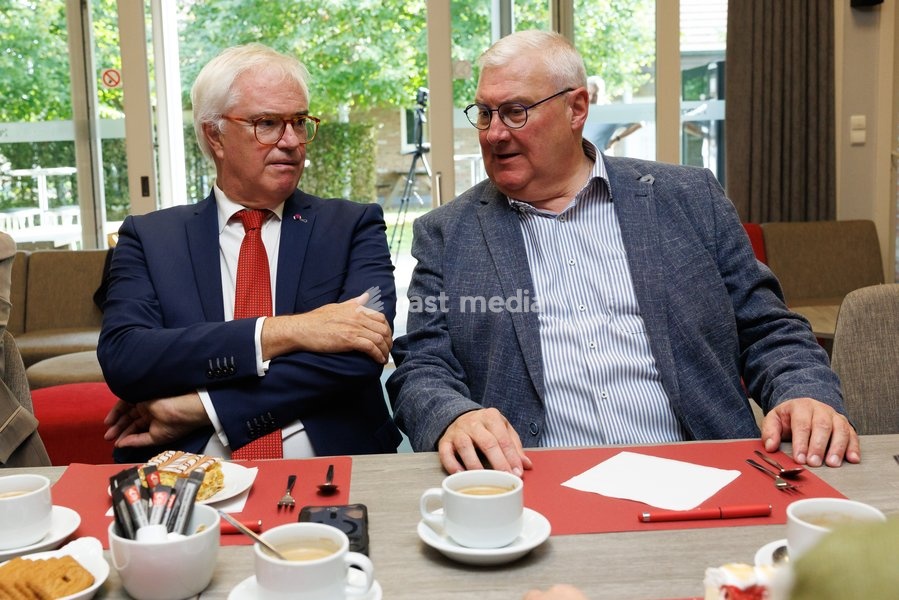 West-Flanders province governor Carl Decaluwe and Mesen mayor Sandy Evrard pictured during a visit to Agriton aronia berry farm in Mesen, on his final day as West-Flanders province governor on Tuesday 29 September 2026