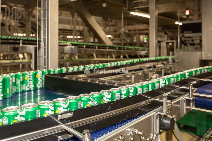 Illustration picture taken during a press moment and a press visit to the Coca-Cola Europacific Partners (CCEP) production site, Tuesday 29 September 2026, in Gent