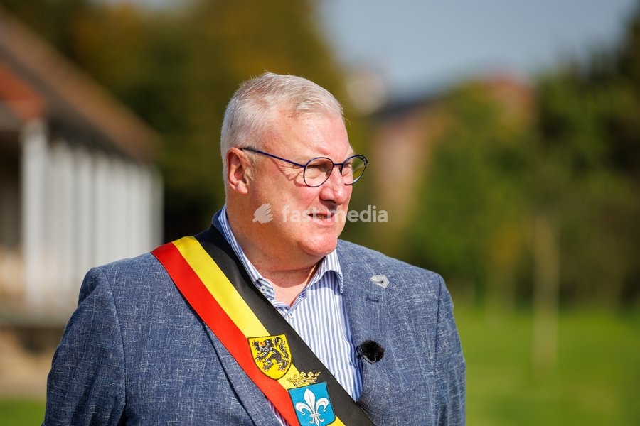 Mesen mayor Sandy Evrard pictured during a visit to Agriton aronia berry farm in Mesen, on his final day as West-Flanders province governor on Tuesday 29 September 2026