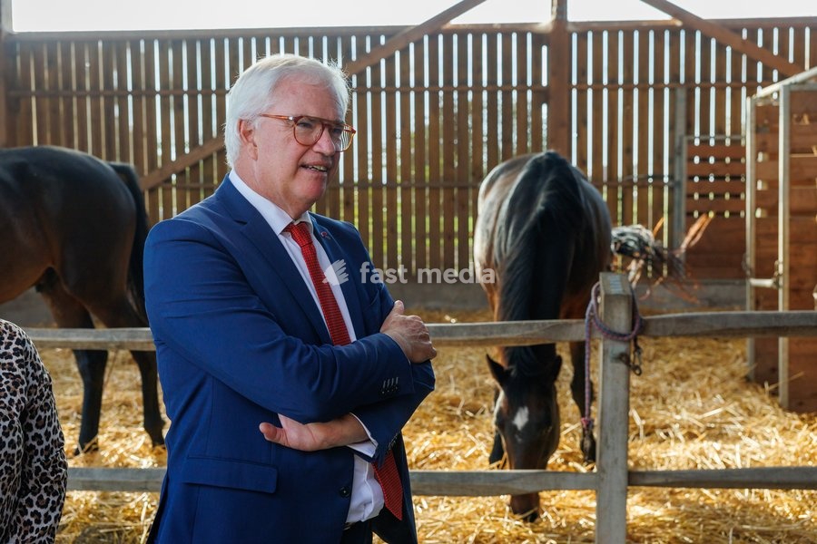 West-Flanders province governor Carl Decaluwe pictured during a visit to Agriton aronia berry farm in Mesen, on his final day as West-Flanders province governor on Tuesday 29 September 2026