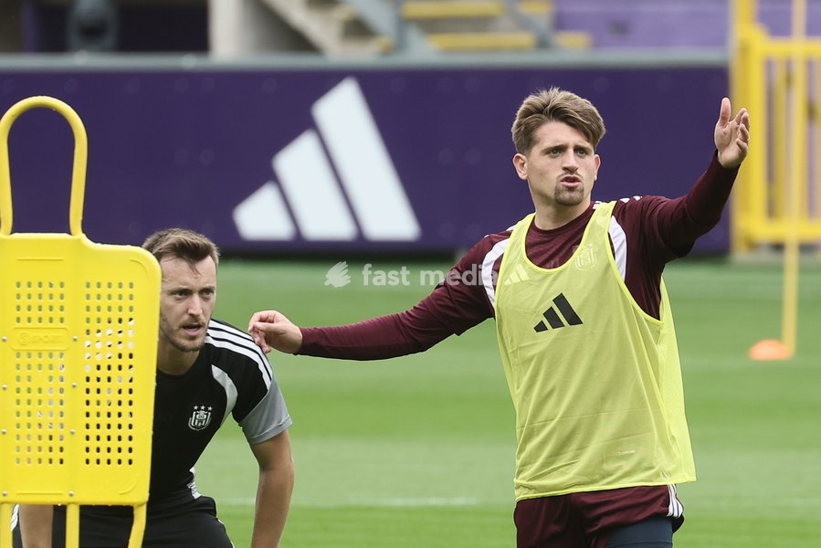 Anderlecht's Adriano Bertaccini pictured during a training session ahead of a fanday of Jupiler Pro League' first division club RSC Anderlecht with an open training, a team presentation and a signing session, in Anderlecht, Wednesday 30 September 2026