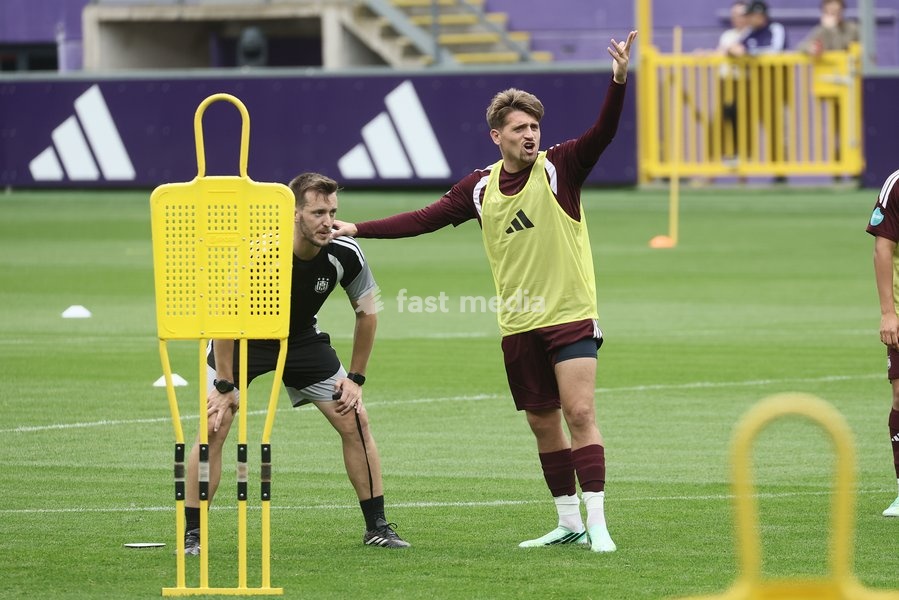 Anderlecht's Adriano Bertaccini pictured during a training session ahead of a fanday of Jupiler Pro League' first division club RSC Anderlecht with an open training, a team presentation and a signing session, in Anderlecht, Wednesday 30 September 2026