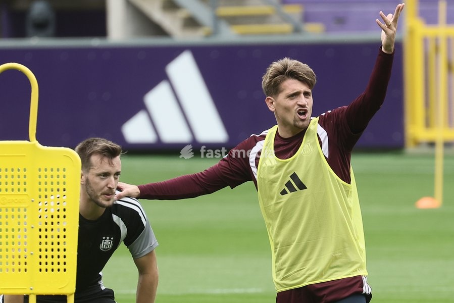 Anderlecht's Adriano Bertaccini pictured during a training session ahead of a fanday of Jupiler Pro League' first division club RSC Anderlecht with an open training, a team presentation and a signing session, in Anderlecht, Wednesday 30 September 2026