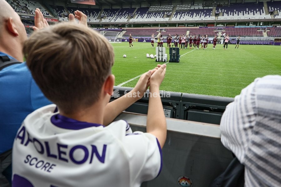 This image shows a fanday of Jupiler Pro League' first division club RSC Anderlecht with an open training, a team presentation and a signing session, in Anderlecht, Wednesday 30 September 2026