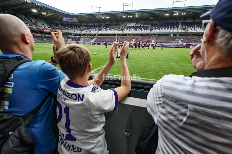 This image shows a fanday of Jupiler Pro League' first division club RSC Anderlecht with an open training, a team presentation and a signing session, in Anderlecht, Wednesday 30 September 2026
