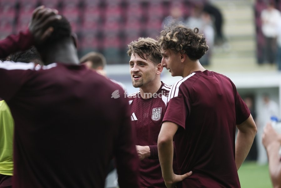 Anderlecht's Adriano Bertaccini pictured during a fanday of Jupiler Pro League' first division club RSC Anderlecht with an open training, a team presentation and a signing session, in Anderlecht, Wednesday 30 September 2026