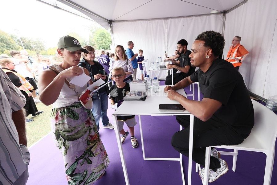 Anderlecht's Ilay Camara signs an autograph during a fanday of Jupiler Pro League' first division club RSC Anderlecht with an open training, a team presentation and a signing session, in Anderlecht, Wednesday 30 September 2026