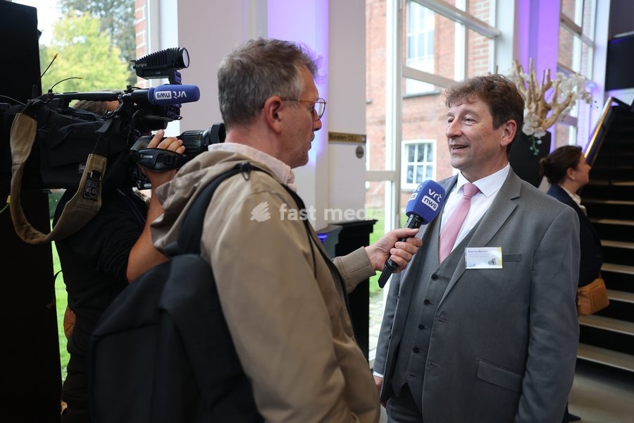 Koen Surdiacourt pictured talking to the press before his oath taking ceremony as acting governor of West Flanders, on Wednesday 30 September 2026, in Brugge