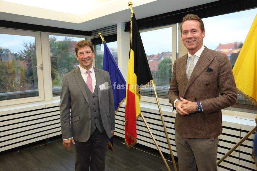 Koen Surdiacourt and Jo Brouns pictured during the oath taking ceremony as acting governor of West Flanders, on Wednesday 30 September 2026, in Brugge