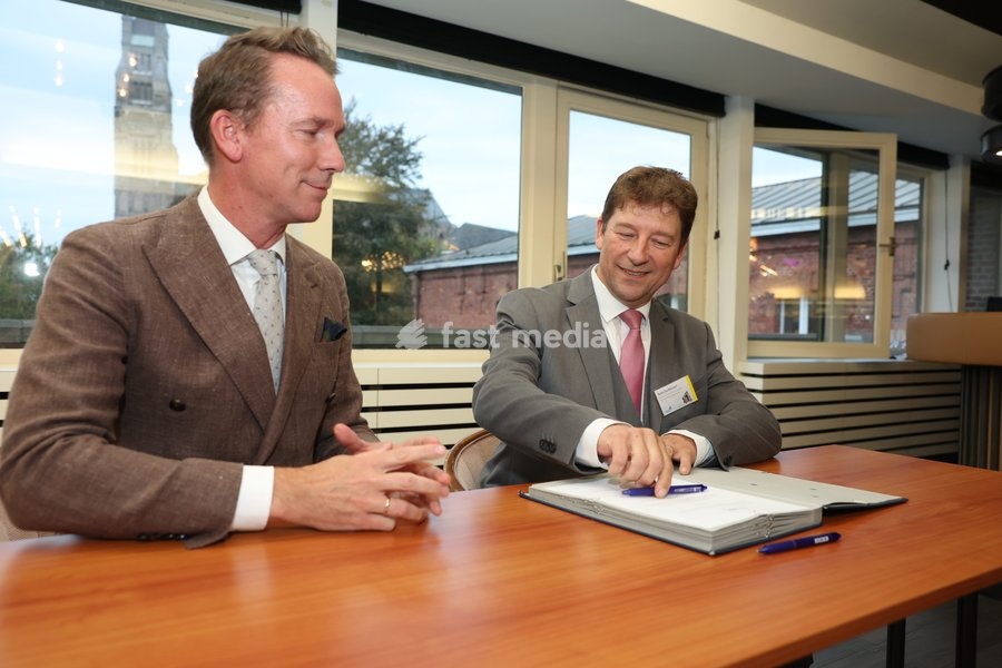 New governor of West Flanders Koen Surdiacourt (R) and Jo Brouns (L) pictured during the oath taking ceremony as acting governor of West Flanders, on Wednesday 30 September 2026, in Brugge