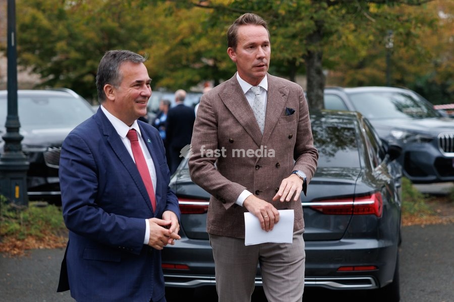 Roeselare mayor Kris Declercq and Flemish Minister for Agriculture and Environment Jo Brouns pictured during the oath taking ceremony as acting governor of West Flanders, on Wednesday 30 September 2026, in Brugge